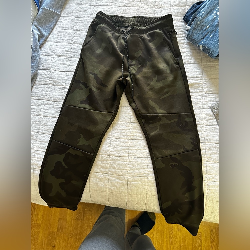 American eagle joggers